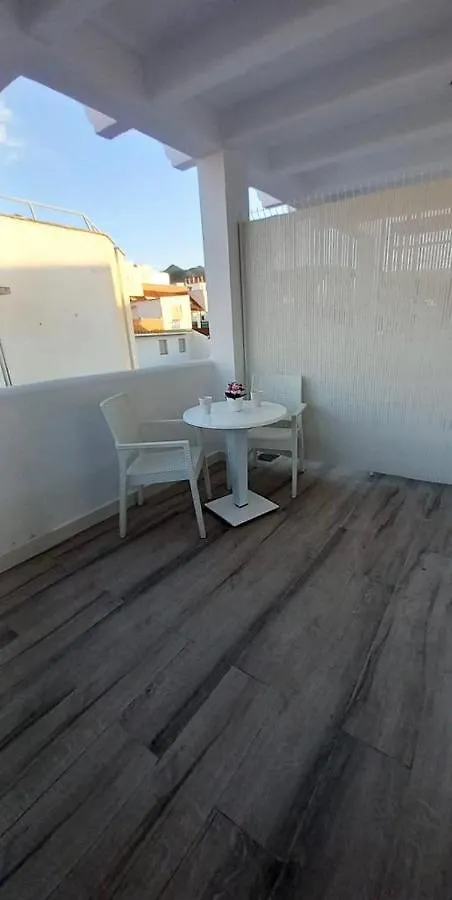 Habitacion Individual Con Terraza Privada Alhaurín de la Torre Alloggio in famiglia